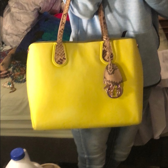 Dior Addict Tote! - Picture 3 of 8